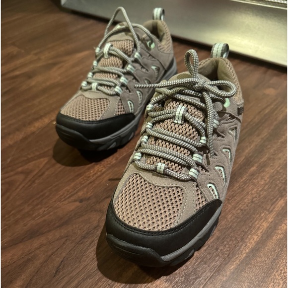 Ozark Trail Women’s Hiking Shoes - Picture 9 of 15